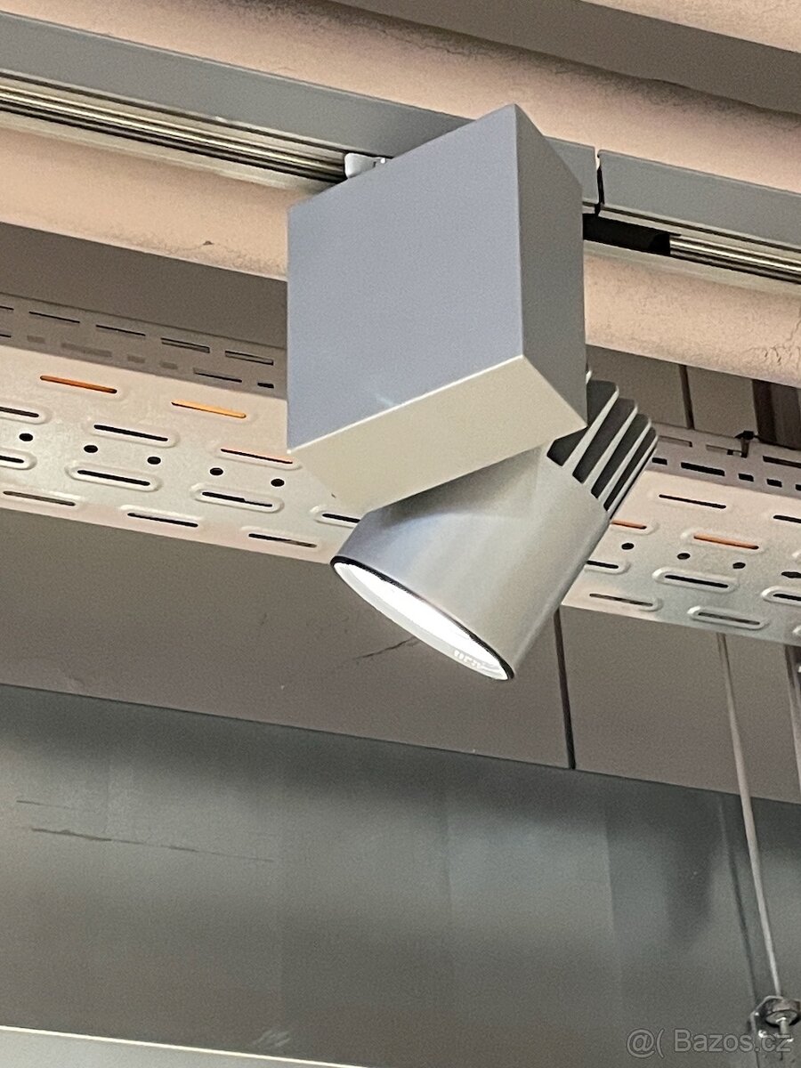 Prodáme kompletní profesionální osvětlení z 600m2 prodejny