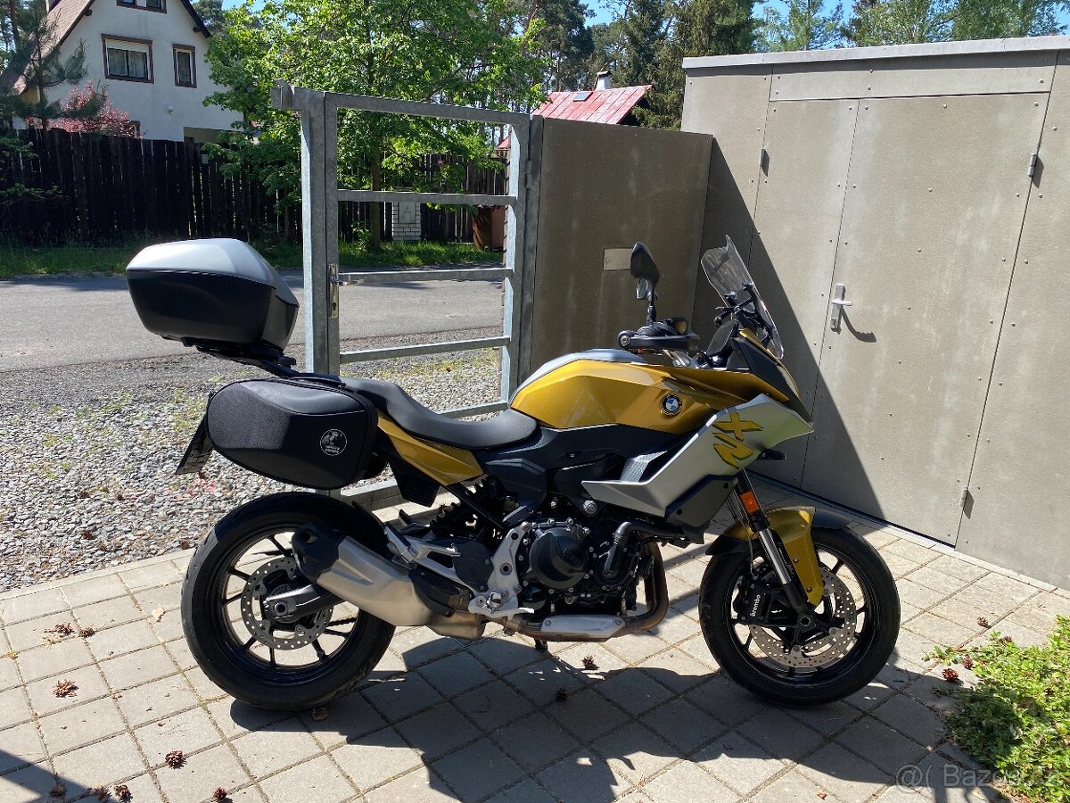 BMW F900 XR 1. majitel 10 tis. Km