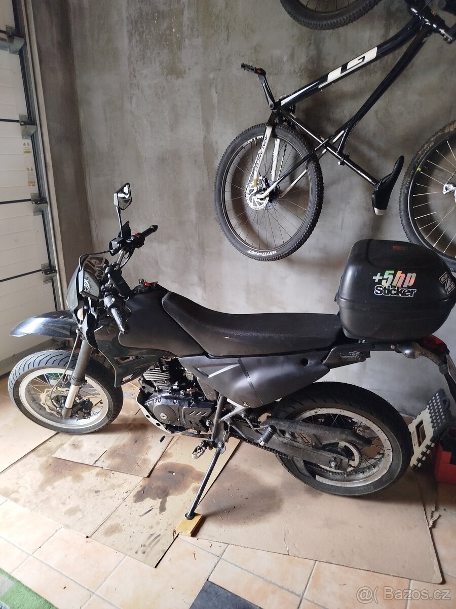 yuki 125 sm 2008