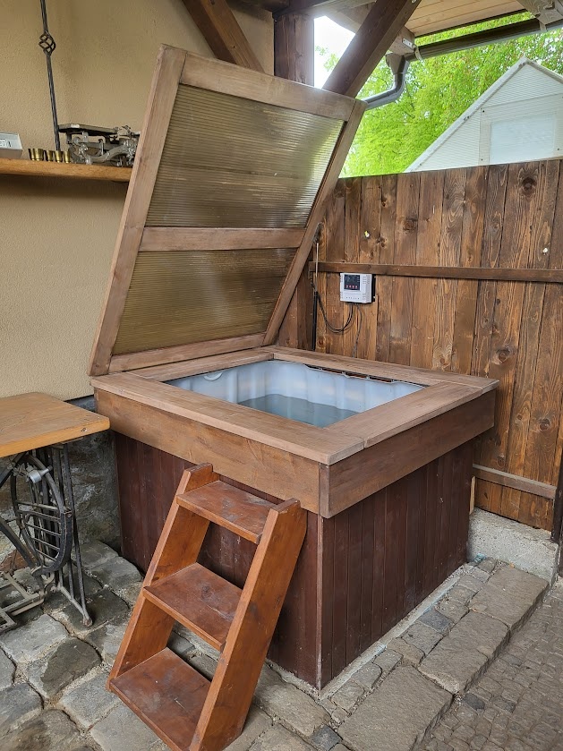 Koupací, otužovací káď, nádoba. Bazén 1000 litrů
