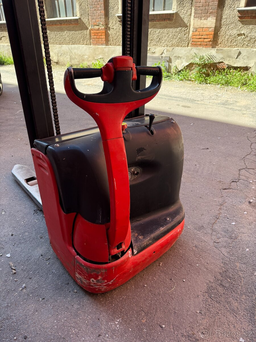 Vysokozdvižný ruční elektrický vozík Linde L 12