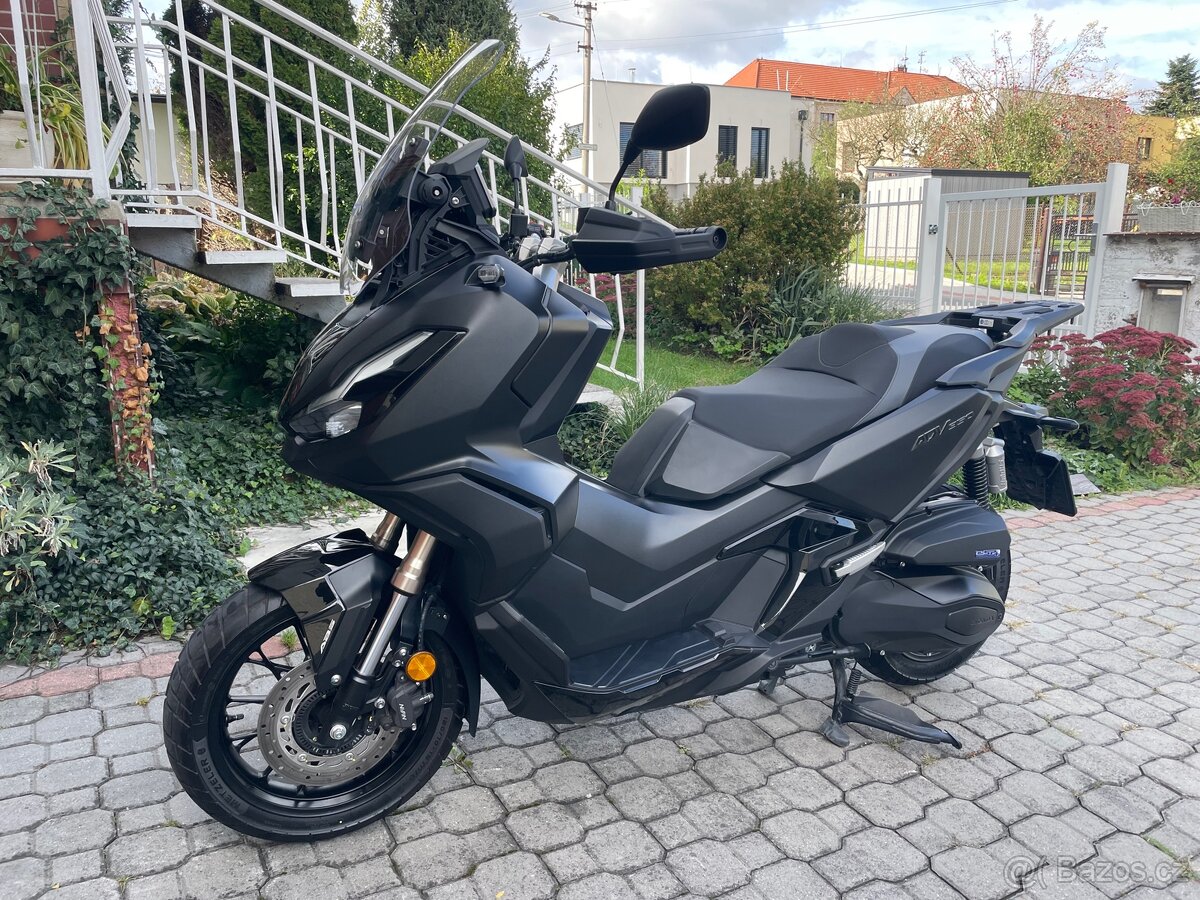 Honda adv 350, top stav