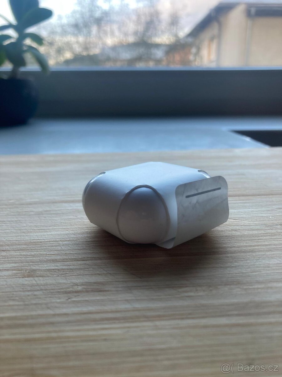 Sluchátka apple airpods 4