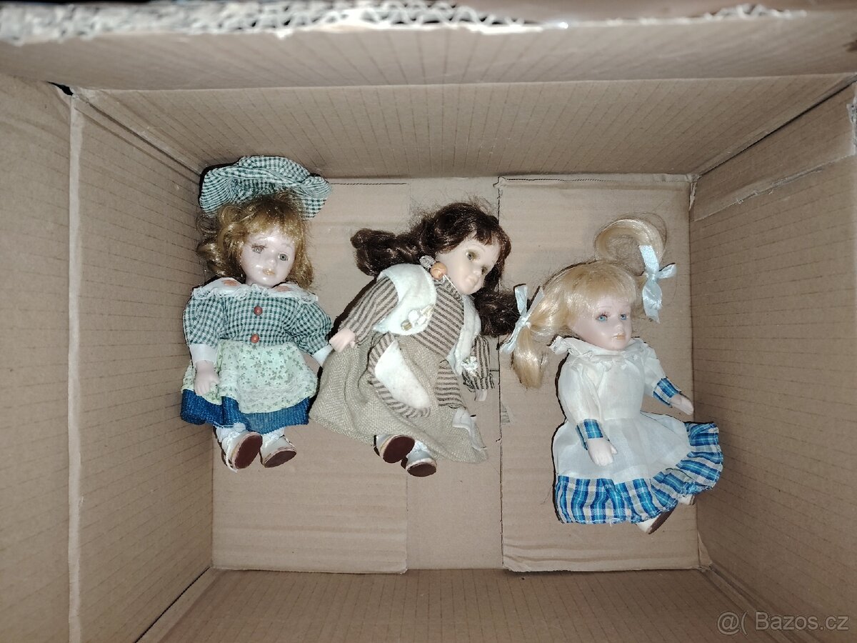 starožitné panenky z porcelanu