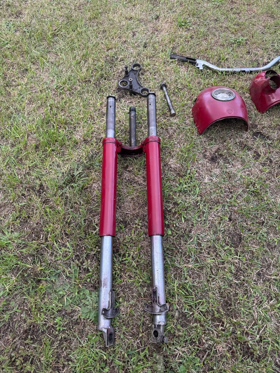 Jawa ČZ malá kývačka