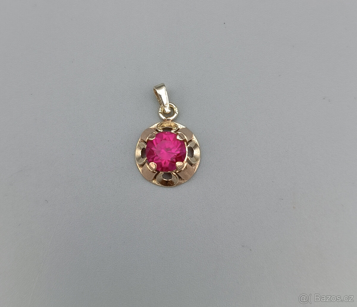 Zlatý přívěsek 1,30g, 9 kt, 375/1000