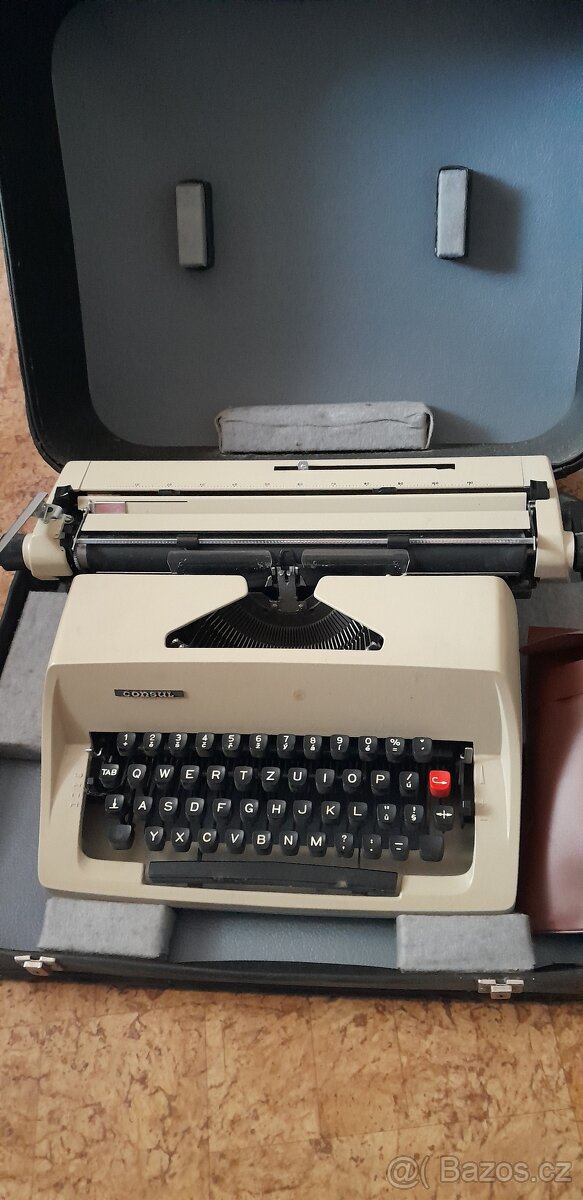 Psací stroj Consul