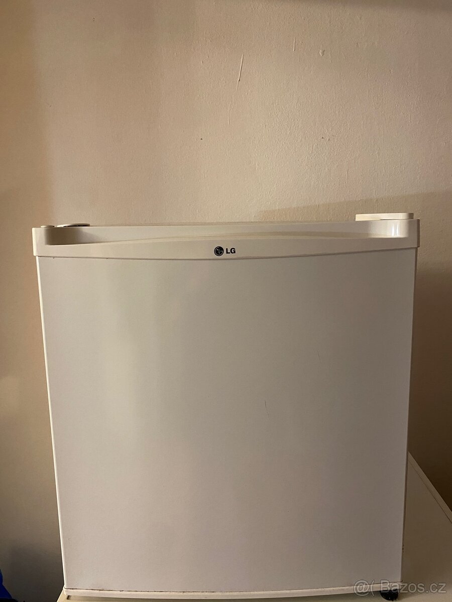 Prodám mini lednici LG GC-051SS – 46 l