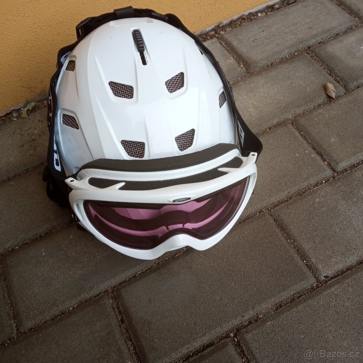 Lyžařská helma vel.S/M a brýle