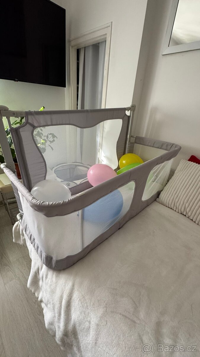 skládací dětská postýlka i cestovní