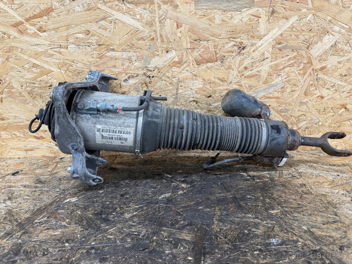 LEVÝ PŘEDNÍ MĚCH VW PHAETON 5.0 TDI 3D0616039N