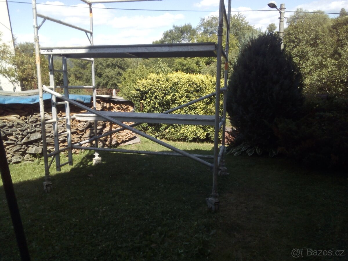 hlinikove lešeni pojizdne