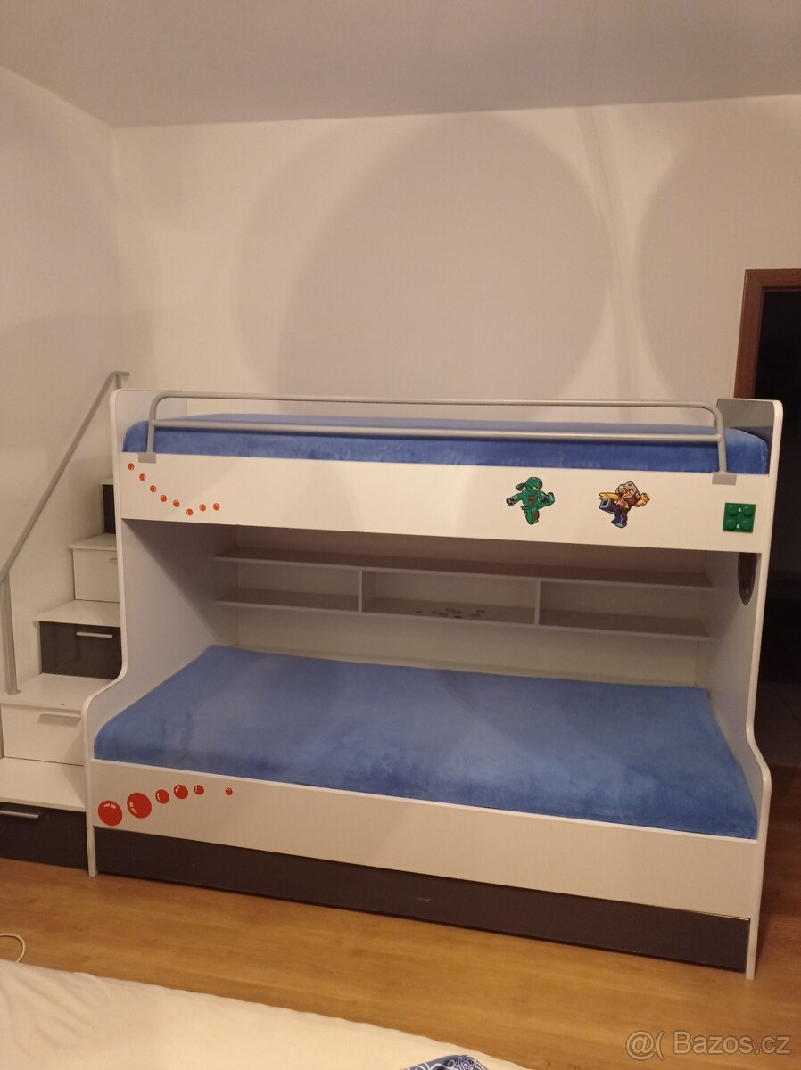 Dětská poschoďová postel