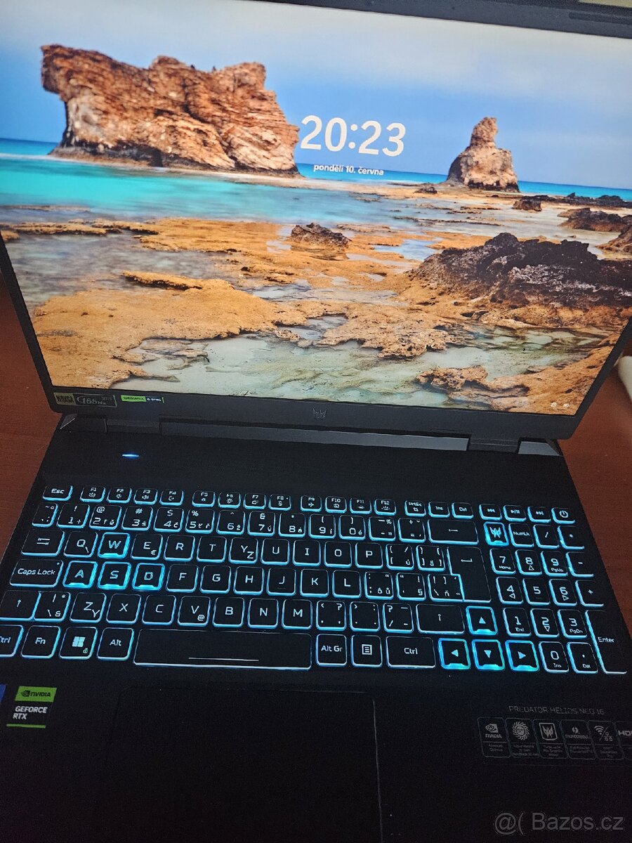Acer predator neo 16"