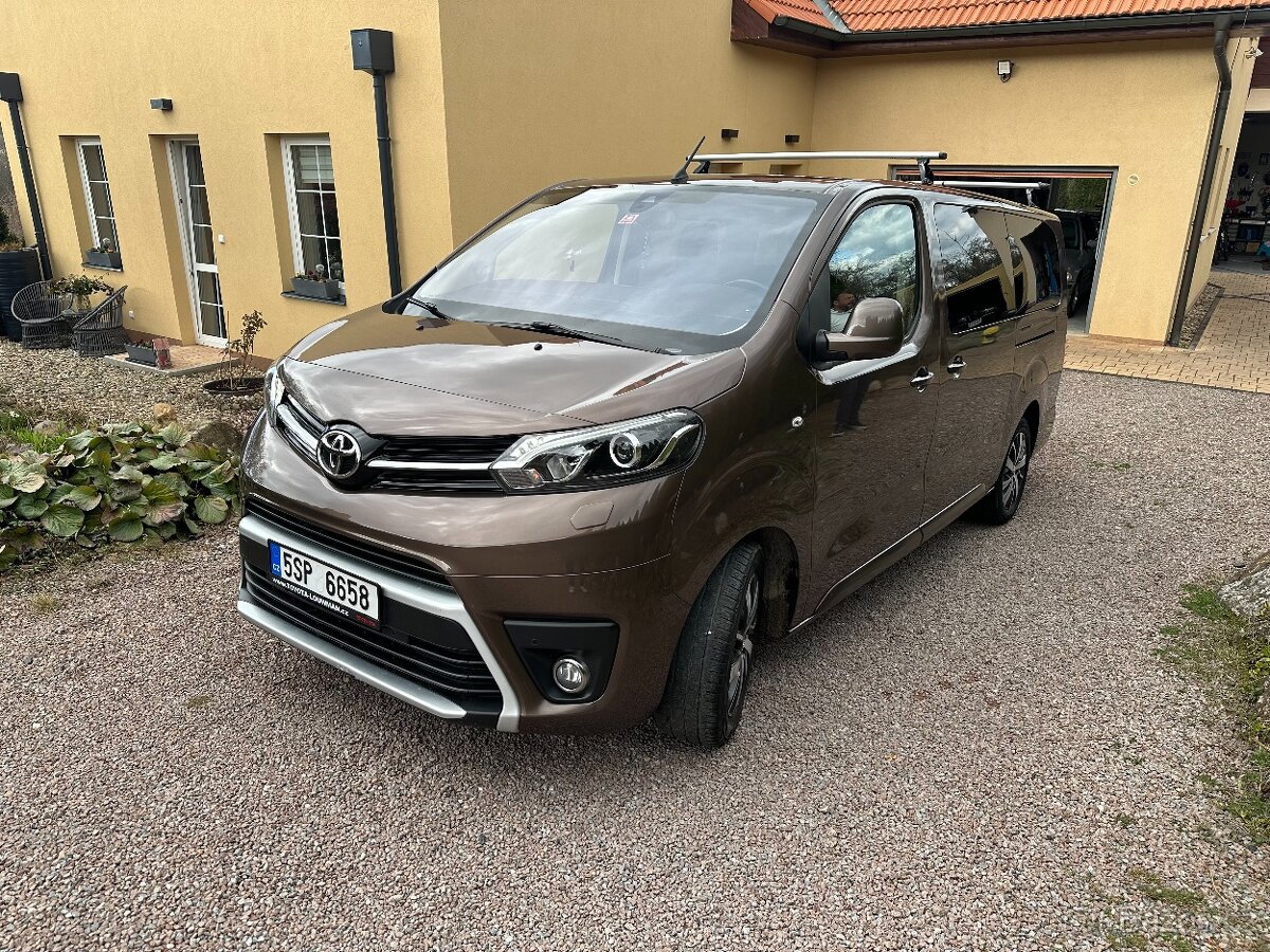 Toyota proace verso rok 2021 nafta 2.0