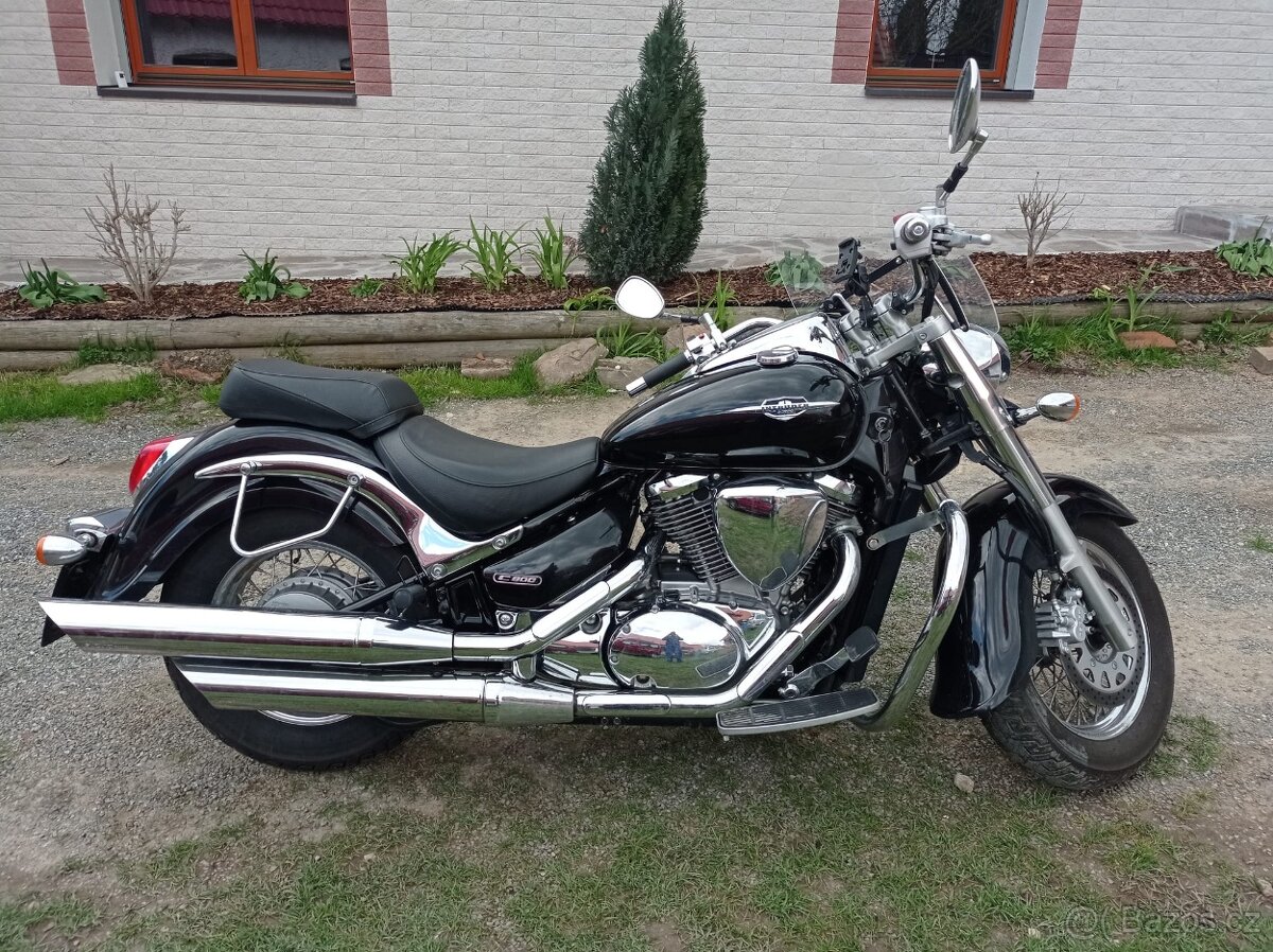 Suzuki VL800