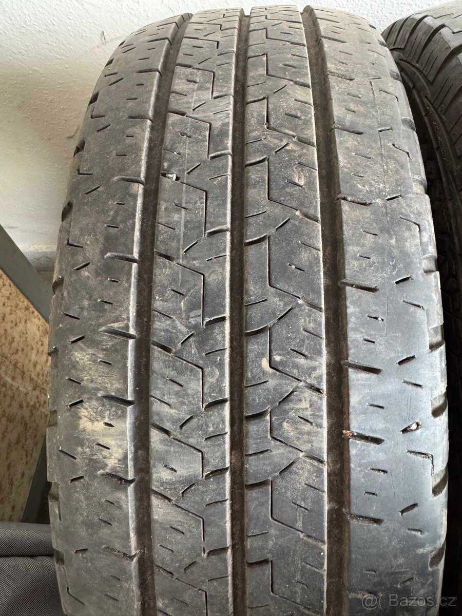 Letní pneu 215/70/15 C