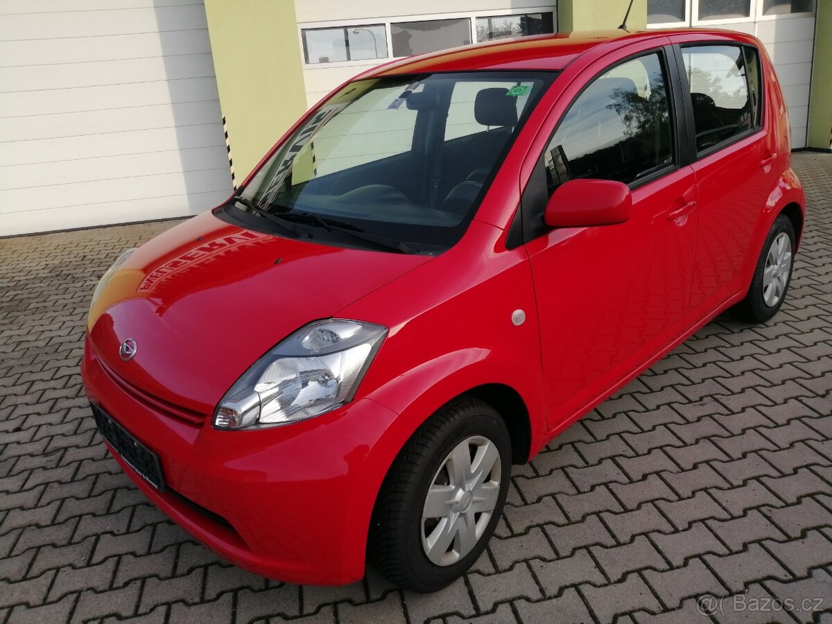 Daihatsu Sirion - 1,0 benzín