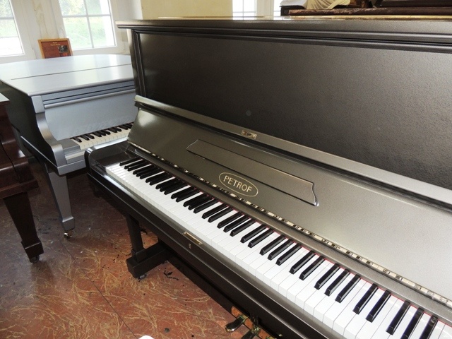 Pianino Petrof