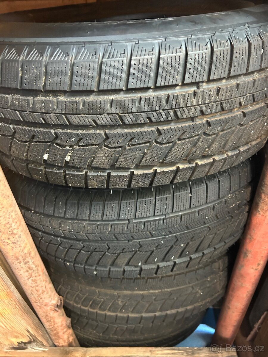 Pneu 225/70r16