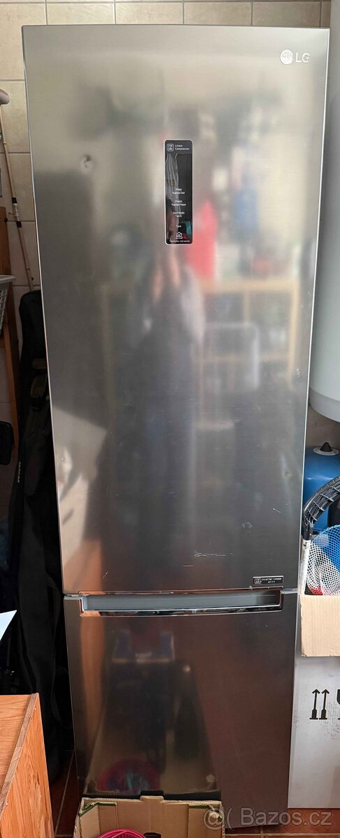 Lednice s velikým mrazákem LG