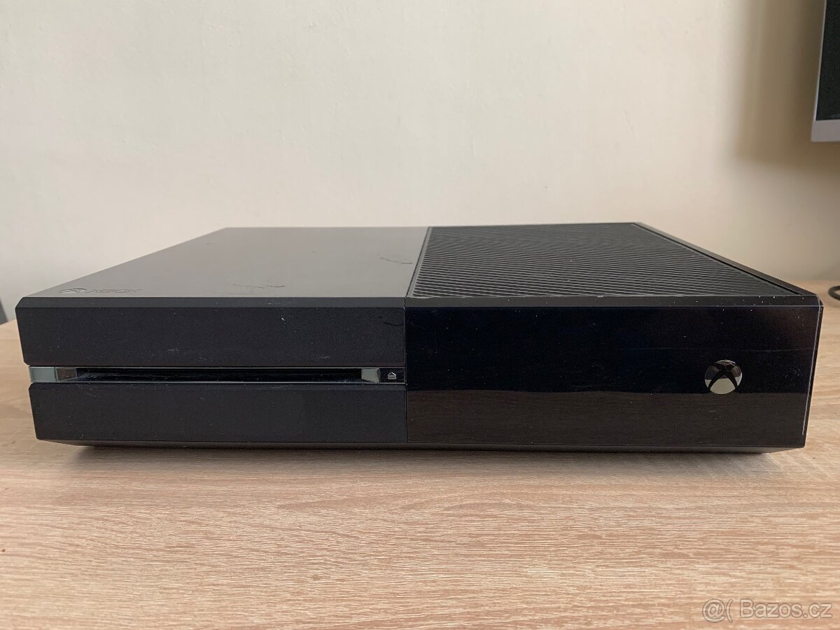 Xbox one - bez prislušenství