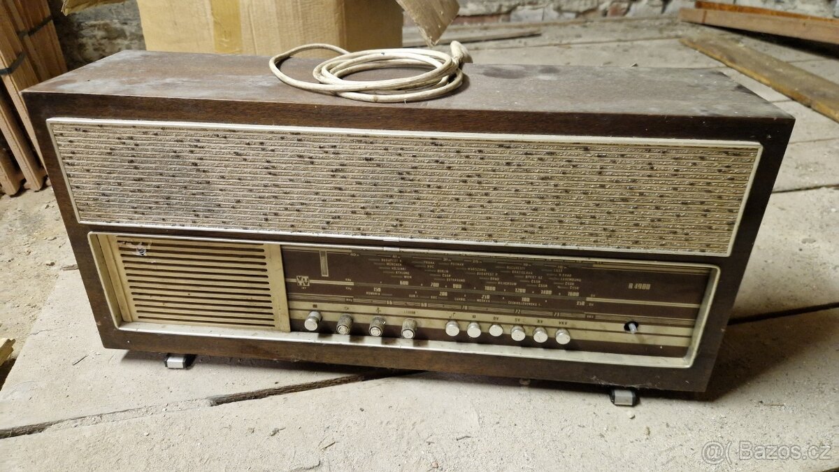 Elektronkové rádio Videoton R4900