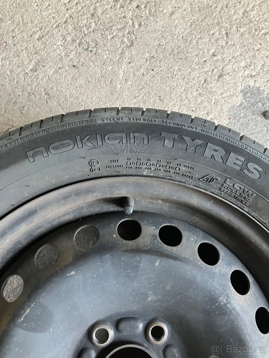Plechy se zánovní letní pneu 5x108 205/55 r16