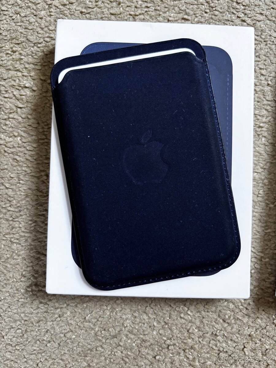 Originální Apple MagSafe peněženka