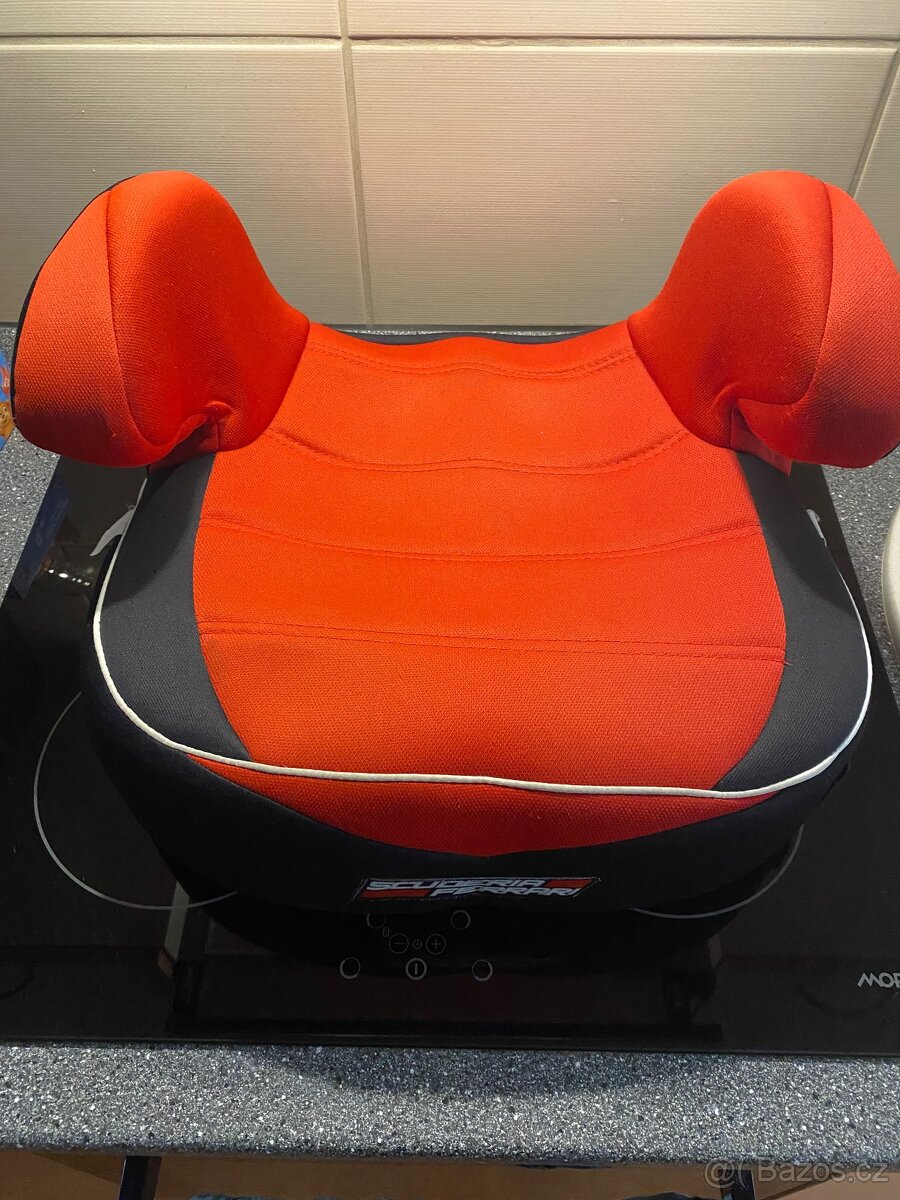 Dětský podsedák scuderia Ferrari 15-36kg