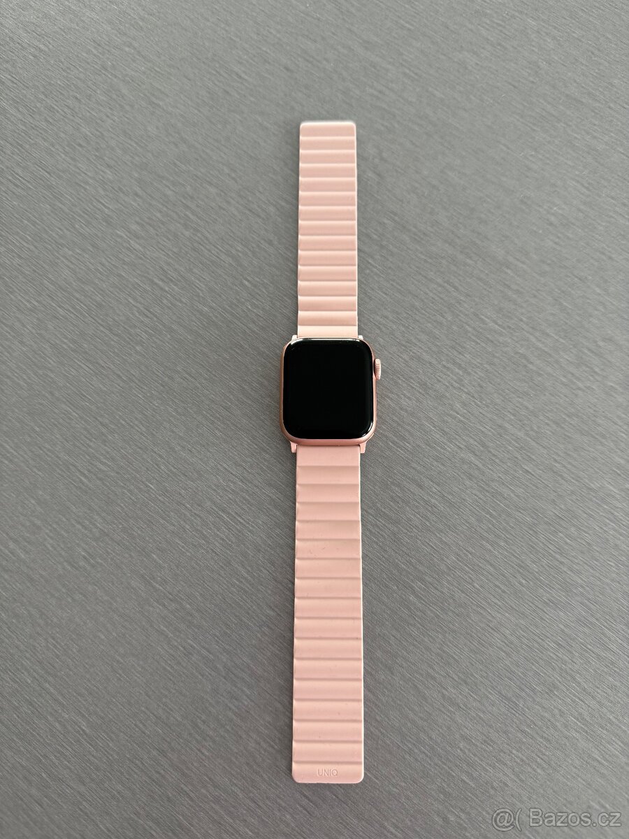 Apple Watch Series 6 40mm Zlatý hliník s pískově růžovým spo