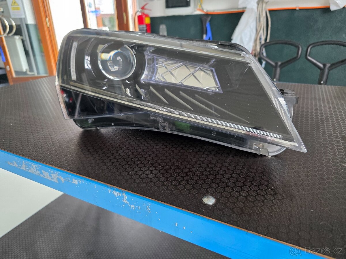 ŠKODA SUPERB III 3 LED PRAVÉ PŘEDNÍ SVĚTLO