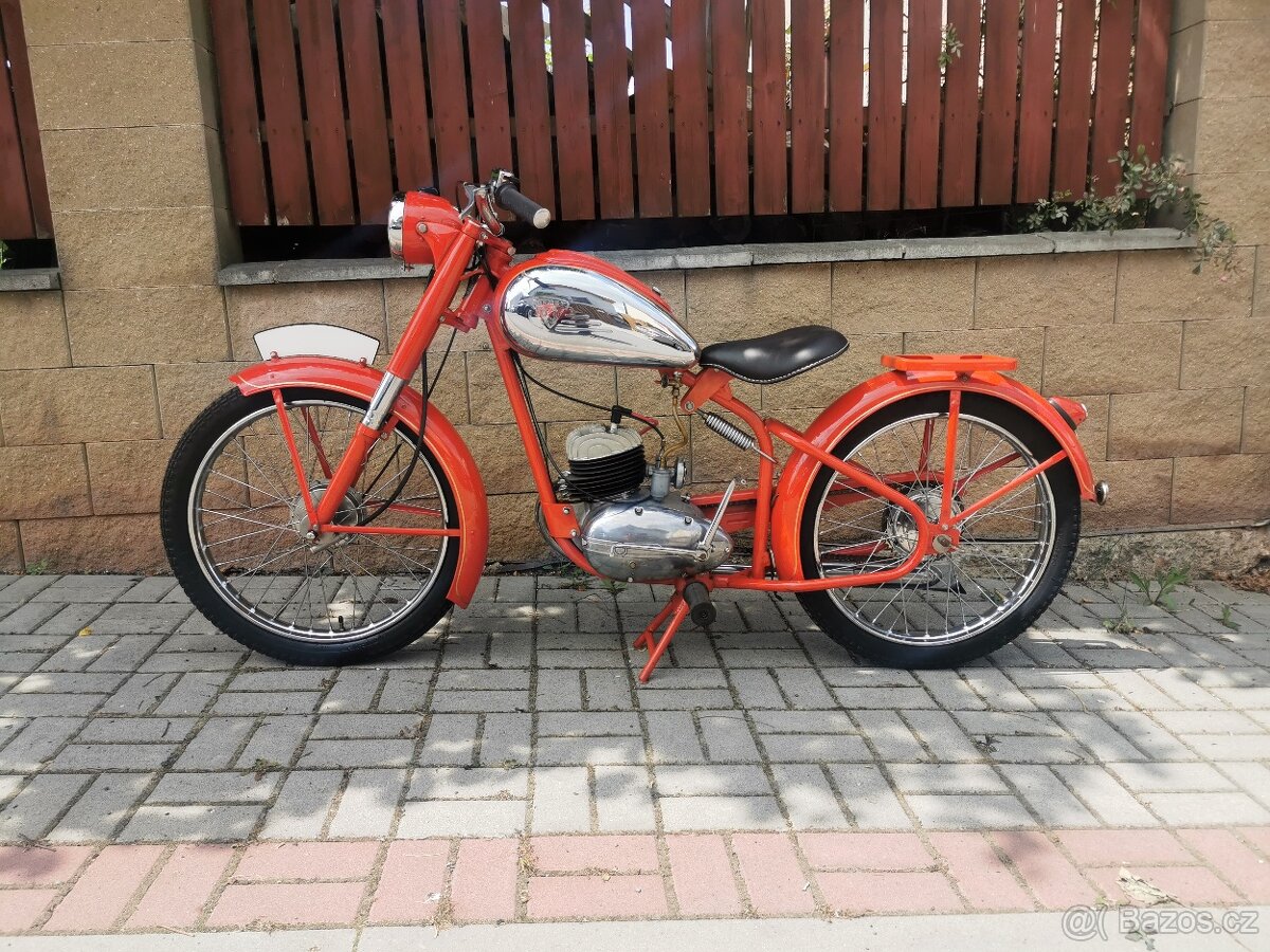 Manet 90 chromový