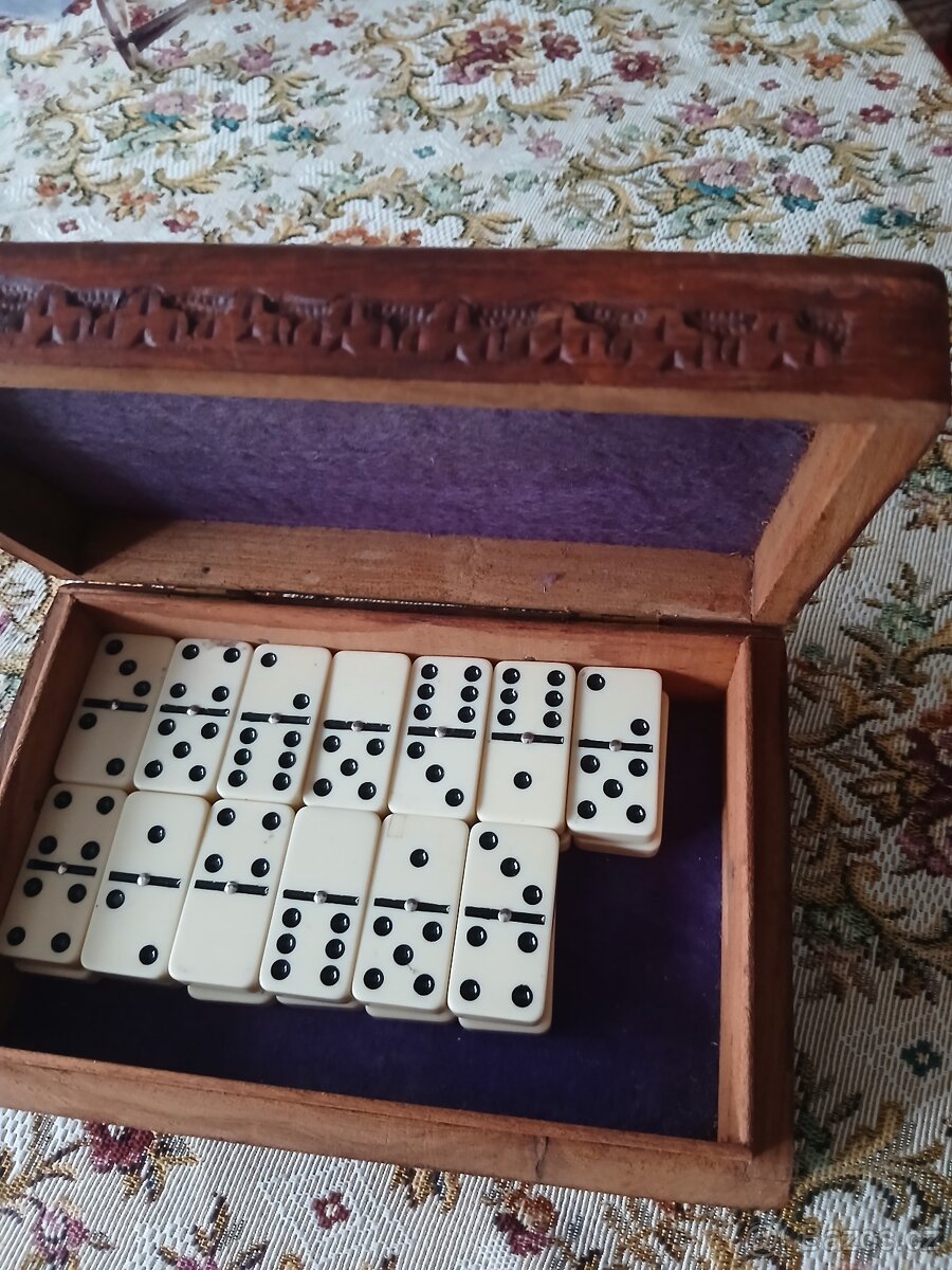 Starožitné domino