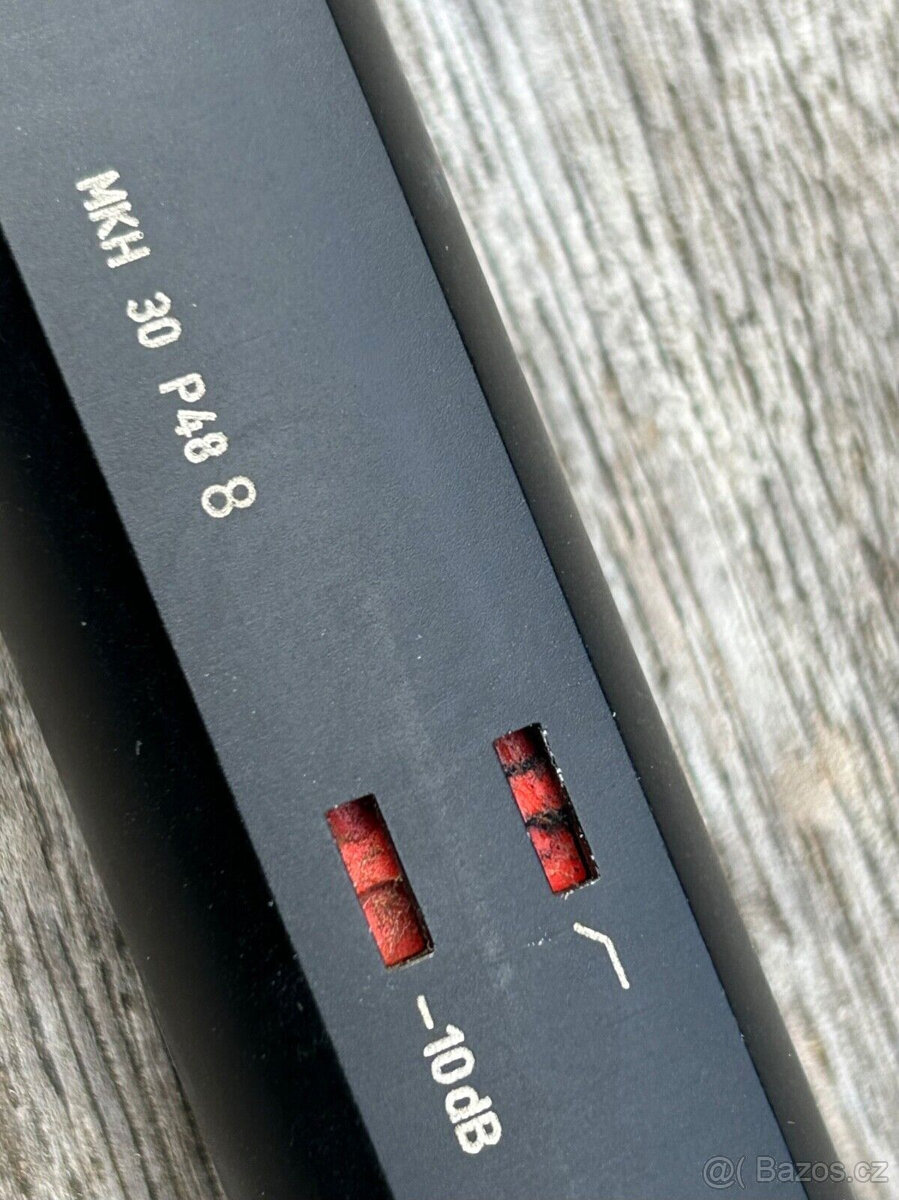 Klasický pár sluchátek Sennheiser MKH 30 FIG 8 s úchyty a př
