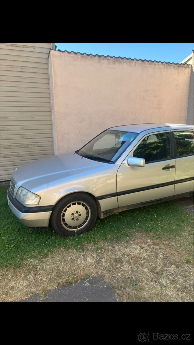 Mercedes-Benz C180