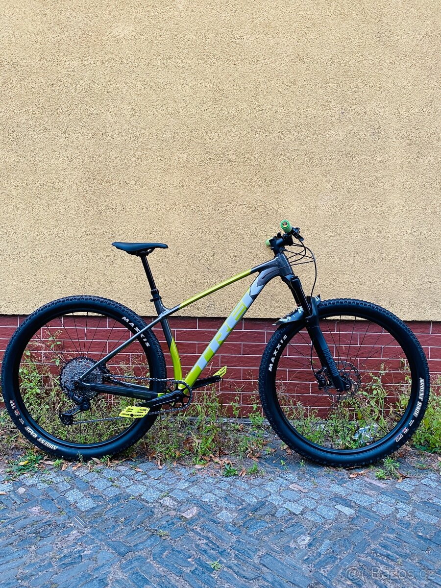 Trek Procaliber 8 Surge/Mercury Horské kolo 2025