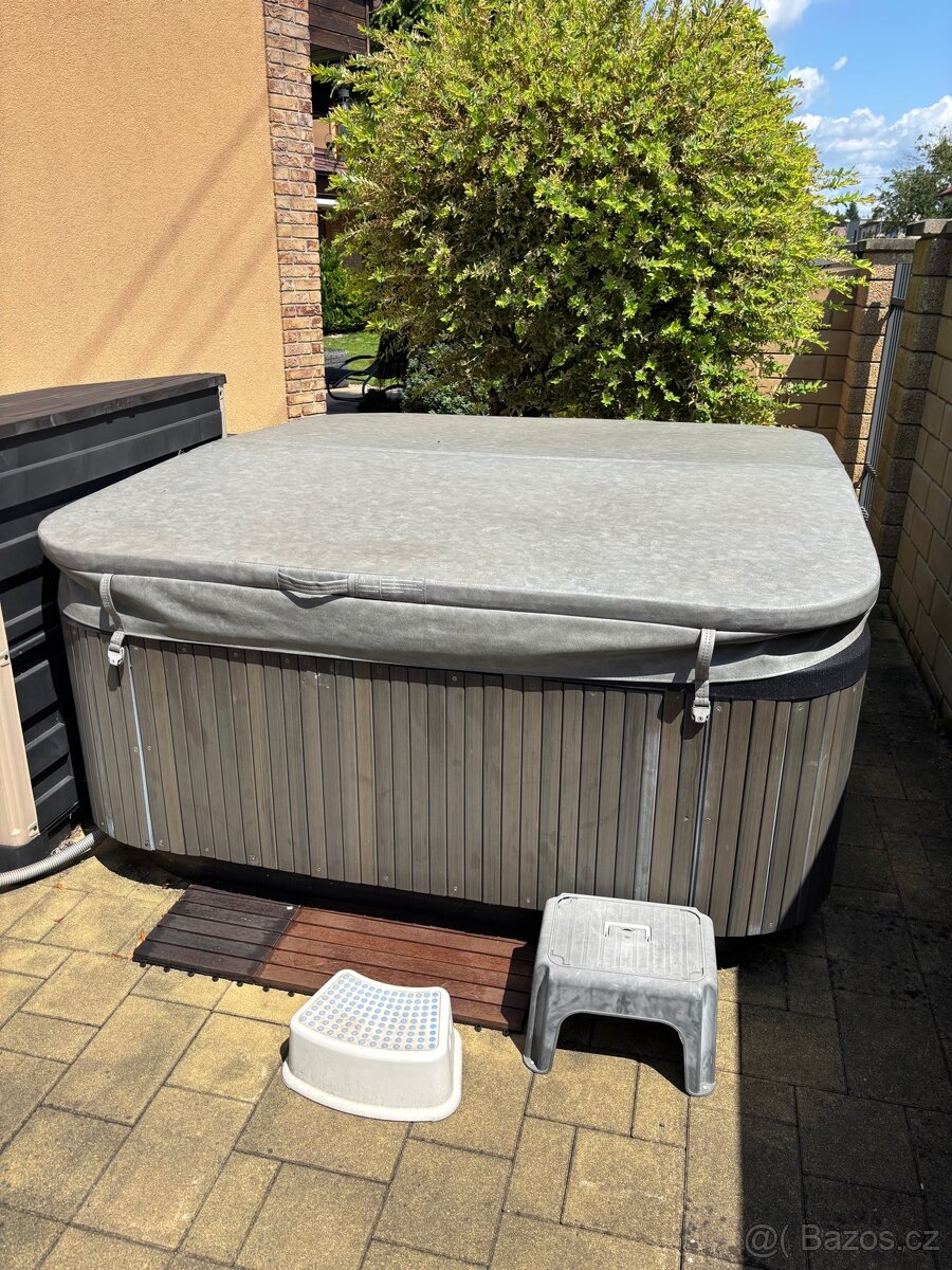Prodám starší vířivku Jacuzzi J-325