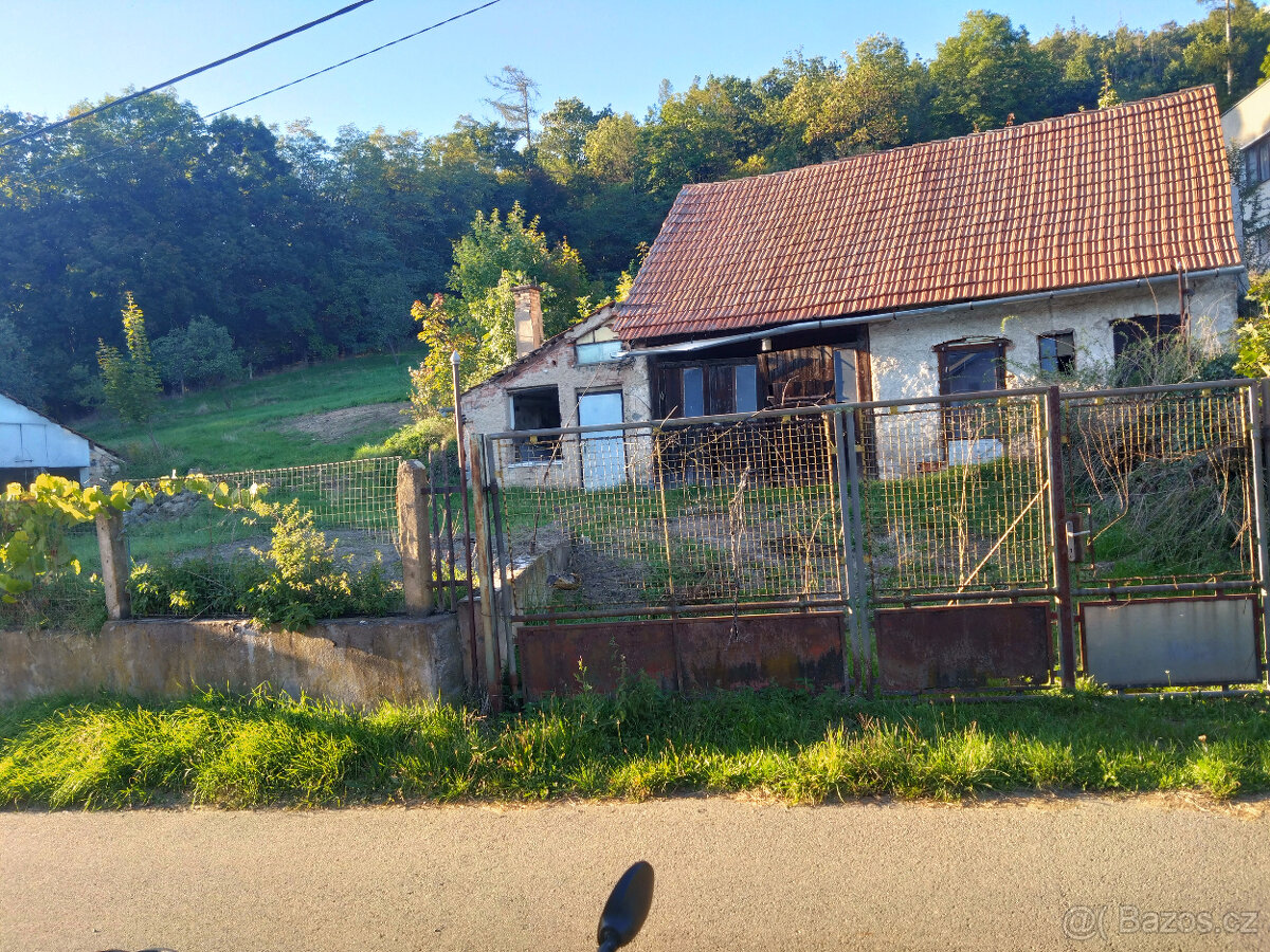 Prodej domu a stavebního pozemku