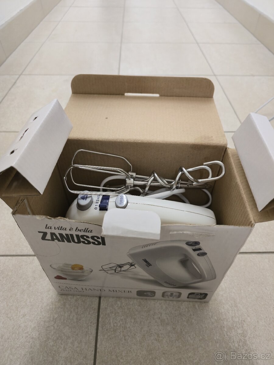 Ruční šlehač Zanussi