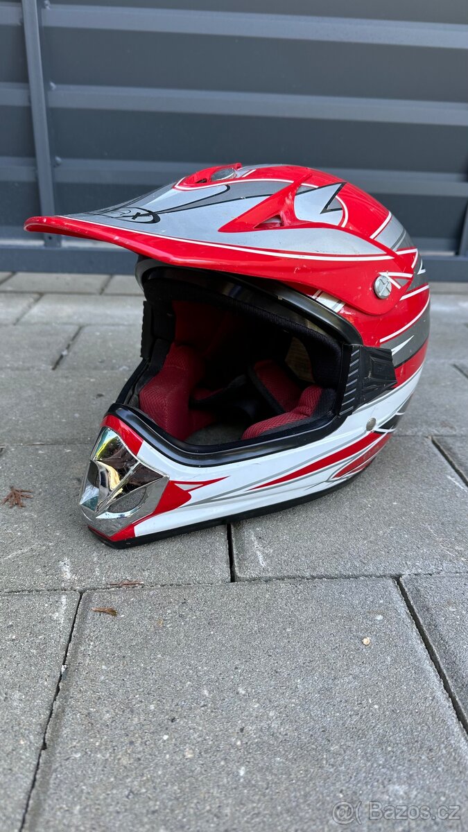 Dětská přilba na motorku/čtyřkolku vel. 51-52