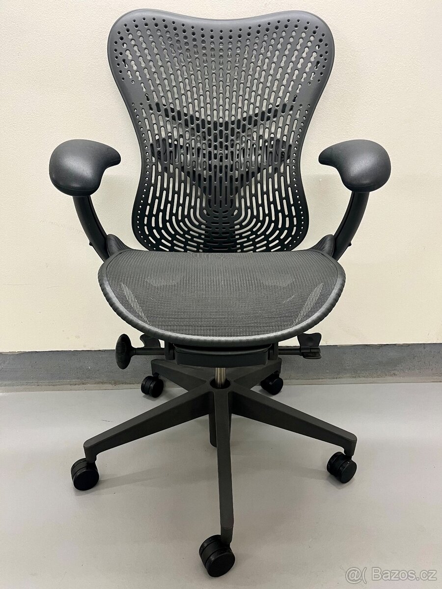 Kancelářská židle Herman Miller Mirra 2 - top stav