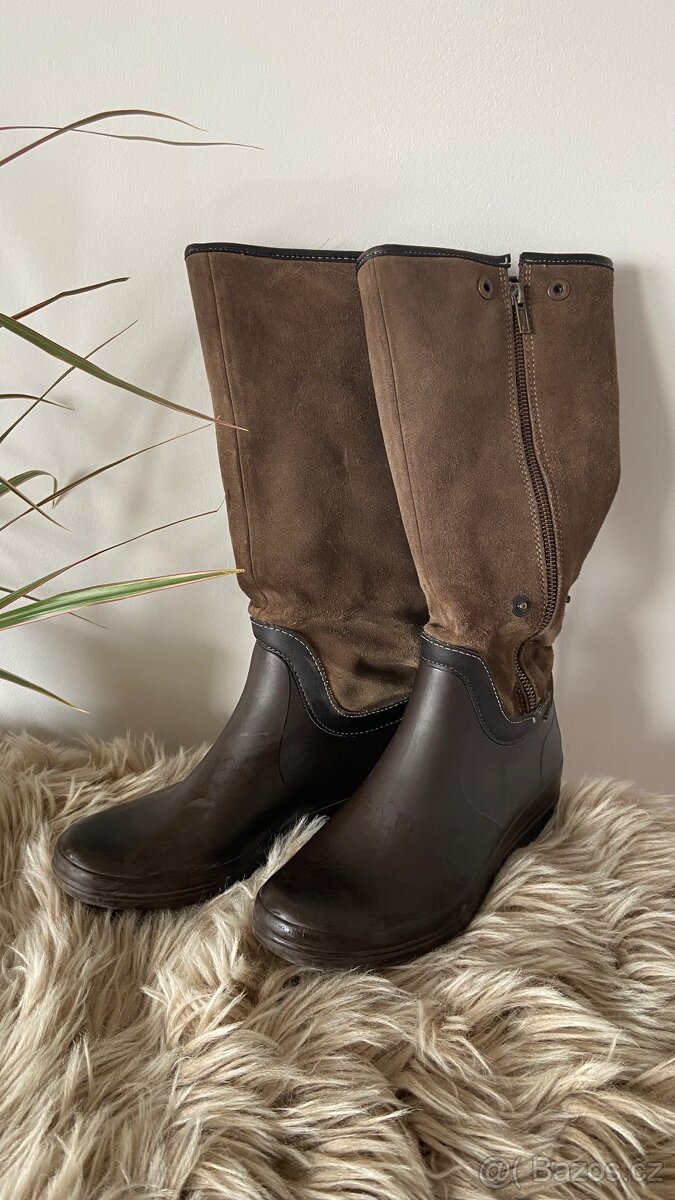 Hnědé kožené kozačky s bočním zipem vel.36