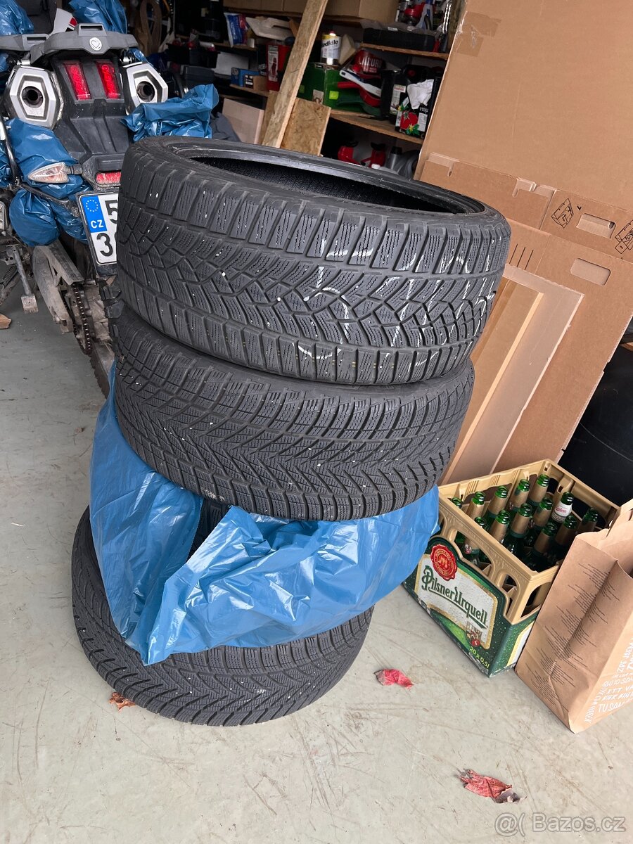 225/40 R18 92V 6+mm