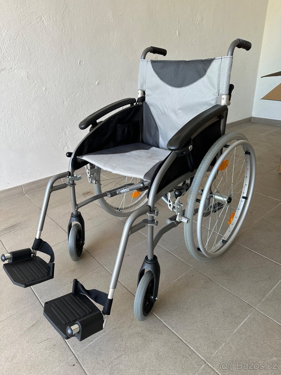 VOZÍK INVALIDNÍ ODLEHČENÝ 358-23 DMA