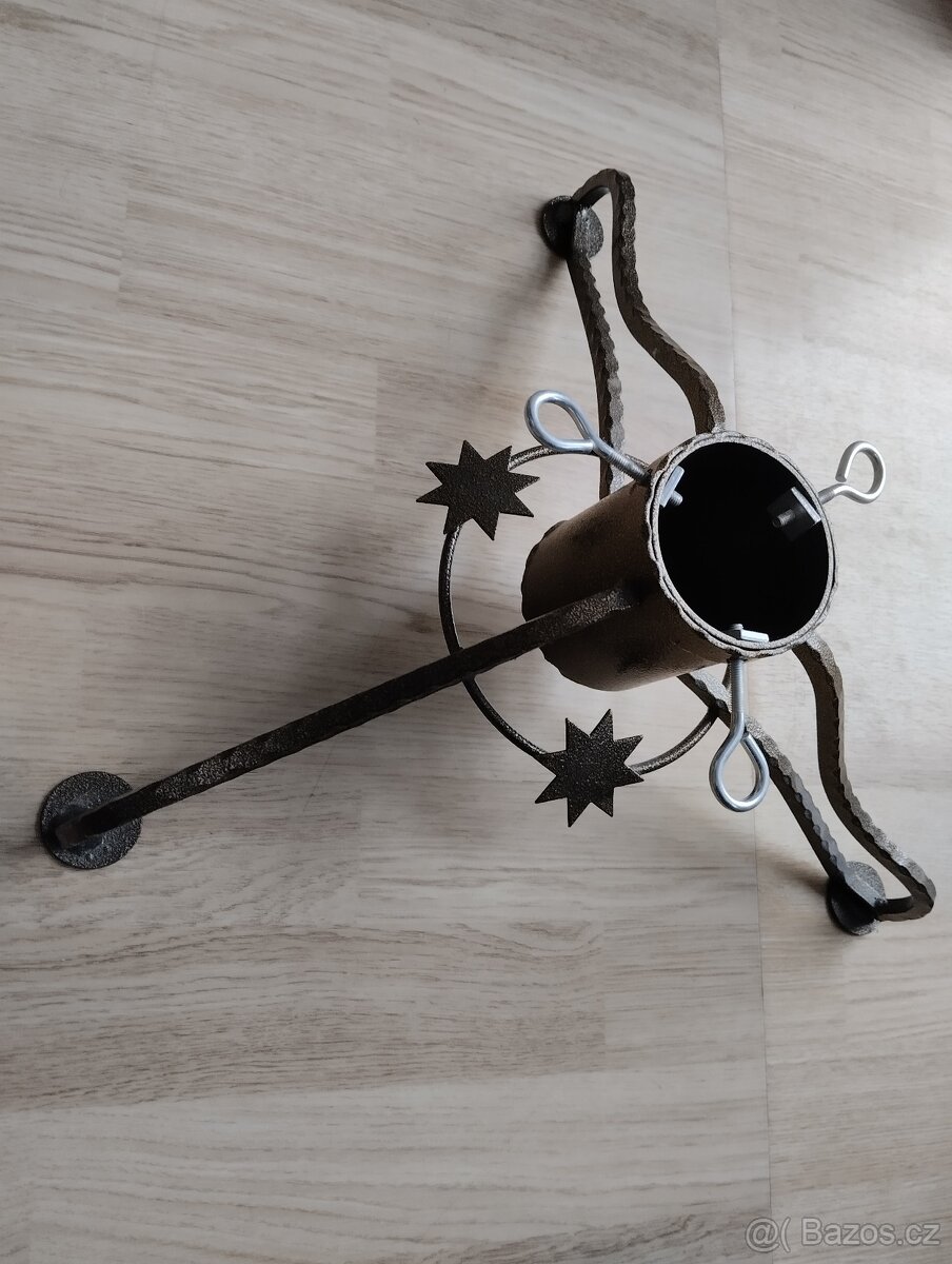 Stojánek pod stromeček