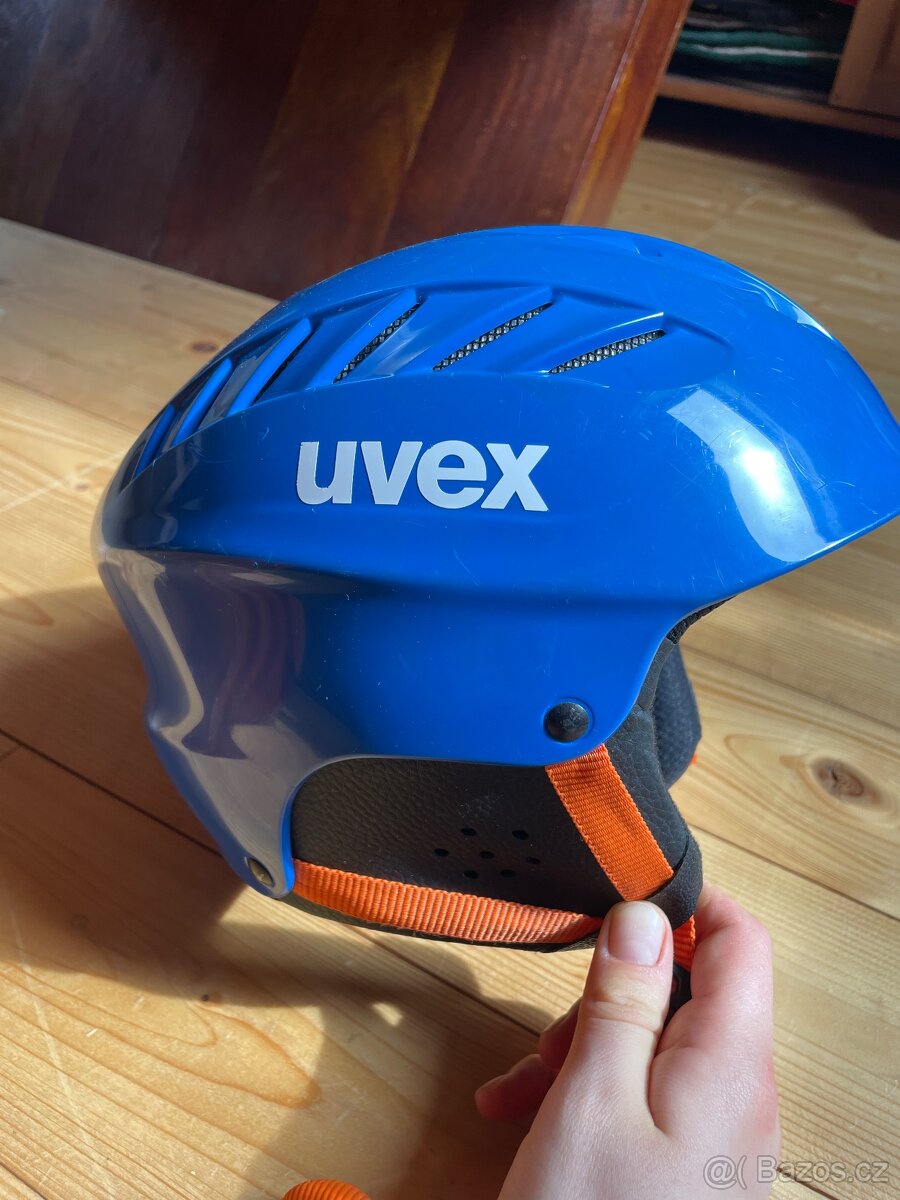 Dětská helma na lyžování UVEX