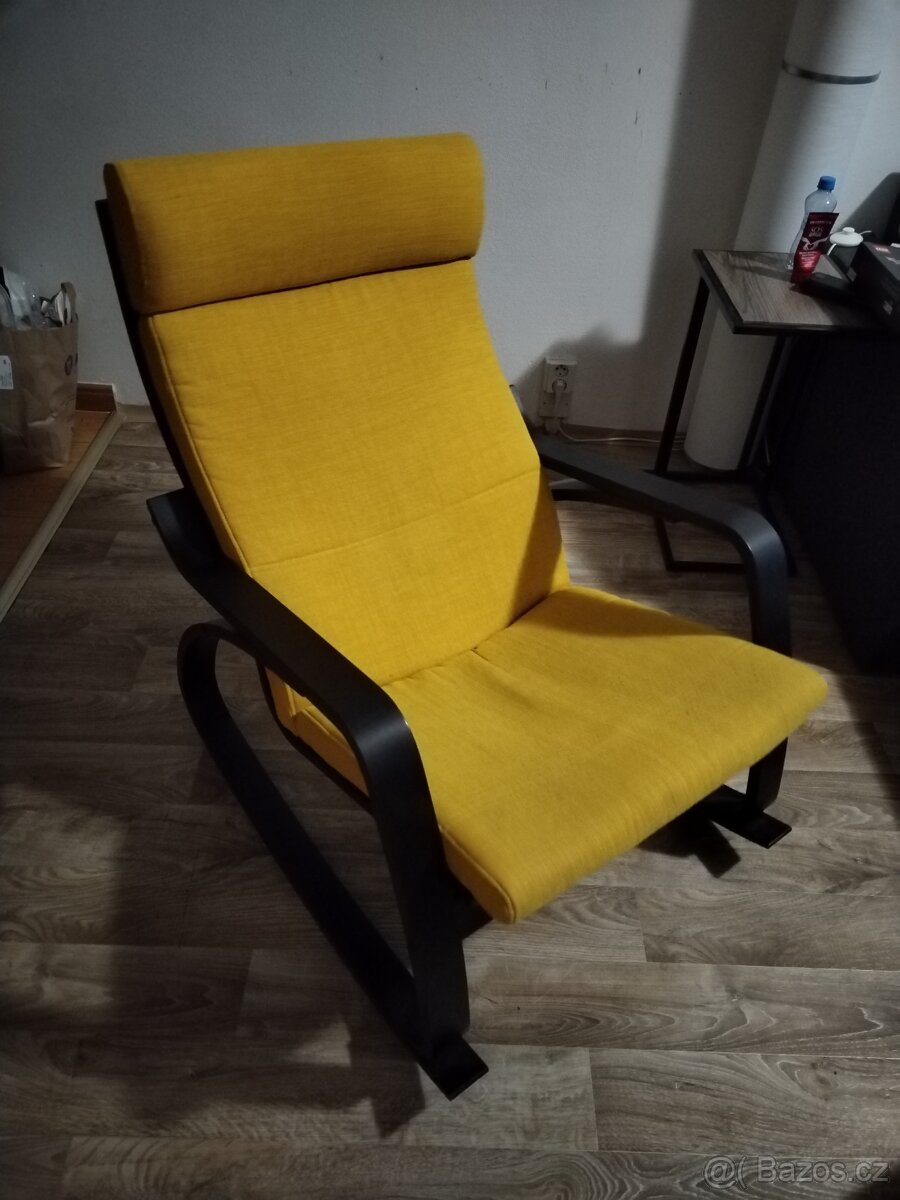 Houpací křeslo černé - žlutý potah