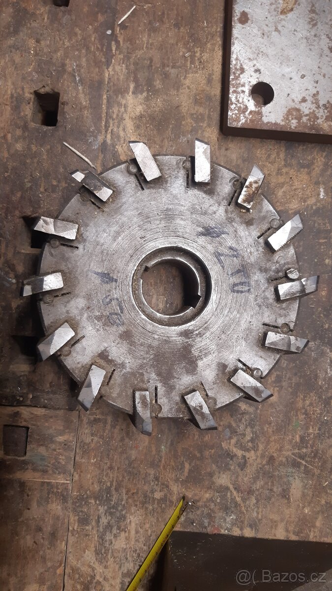Prodám frézovací hlavu průměr 250