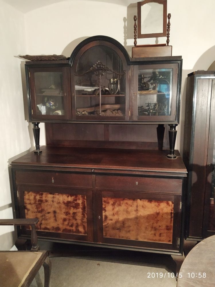 starožitná jídelna